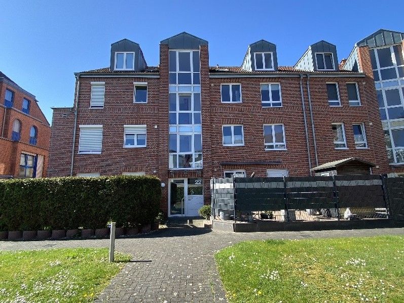 Neuss Furth, hübsche Erdgeschoßwohnung mit kl. Garten und TG